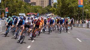 apres-un-succes-enregistre-lors-de-la-18e-etape-du-tour-de-france-romain-bradet-a-loccasion-de-monter-sur-le-podium-lors-des-deux-prochaines-courses