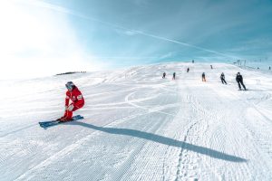 après les jeux olympiques, federica brignone, star du ski alpin, fait le bilan de sa carrière exceptionnelle et annonce sa retraite sportive.
