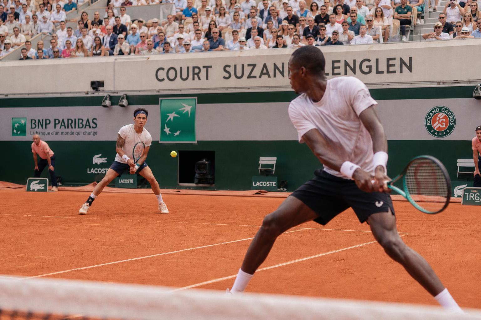 revivez le duel intense entre kouame et tabilo à roland-garros (h) où kouame s'incline après un match acharné. suivez toute l'actualité sportive sur sport 365.
