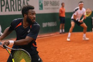 revivez le match intense entre kouame et tabilo à roland-garros, où kouame s'incline après un duel passionnant. toutes les analyses et réactions sur sport 365.