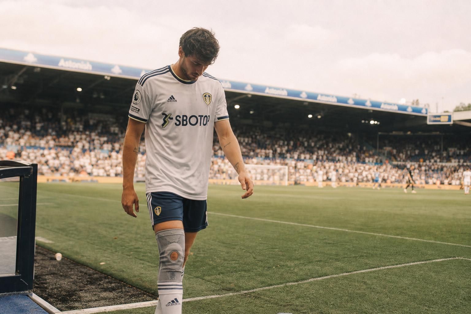 arsenal confronté à la malchance : ben white forfait pour la finale de la ligue des champions en raison d'une blessure, un coup dur pour l'équipe avant ce match crucial.