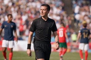 découvrez le parcours de clément turpin, arbitre de la coupe du monde 2026, et son rôle clé dans cette compétition synonyme d'épanouissement sportif.