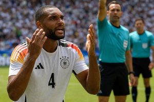 revivez la polémique de la coupe du monde 2026 où jonathan tah s'est vu refuser un but controversé, suscitant la colère de l'équipe d'allemagne.