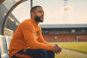 découvrez les dernières nouvelles et les enjeux concernant l'avenir de memphis depay à la coupe du monde alors que son statut reste incertain.