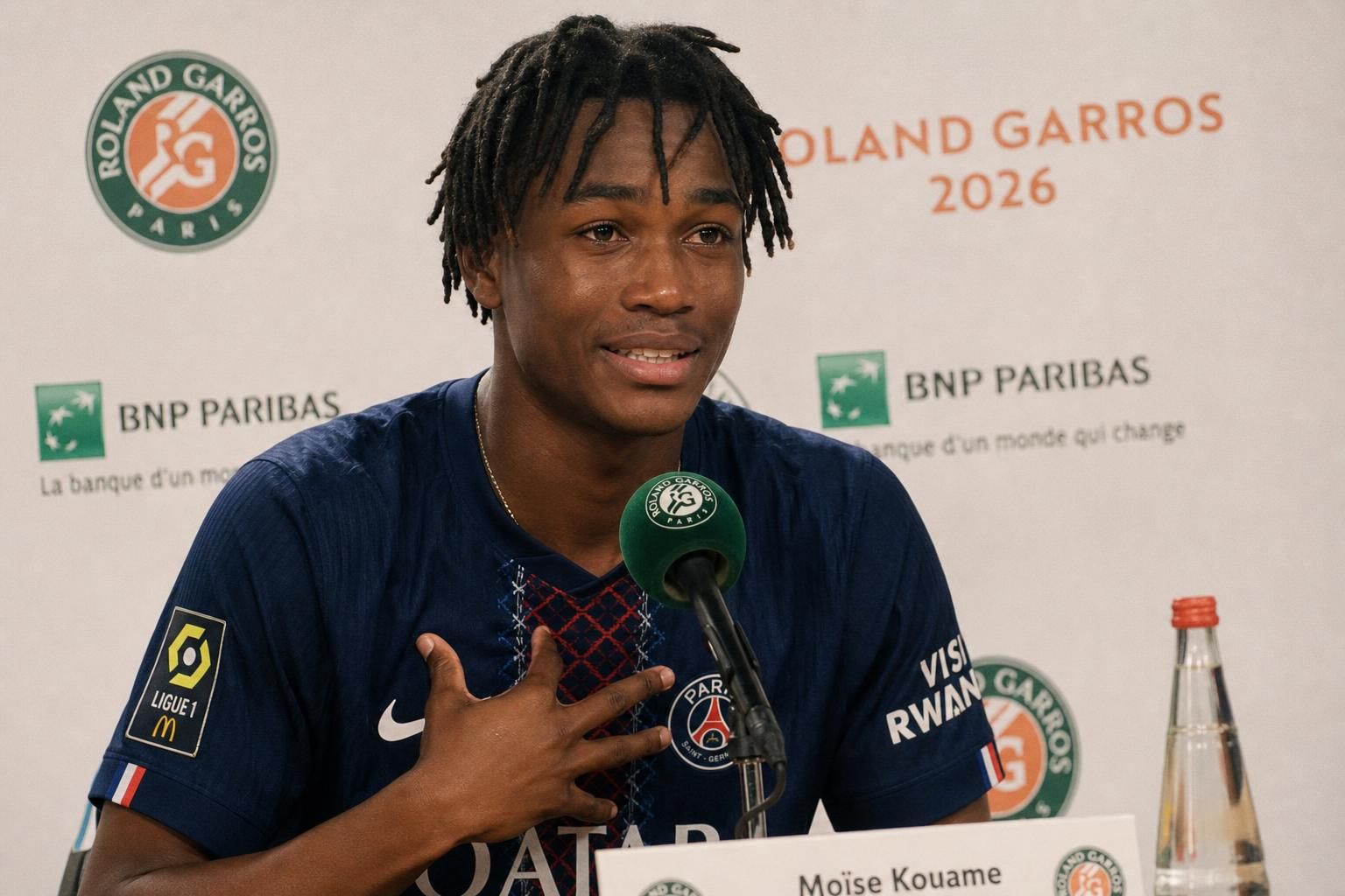 découvrez l'interview de moïse kouame sur roland-garros 2026, où il partage son émotion face aux tirs au but et son espoir renouvelé dans ce tournoi emblématique.