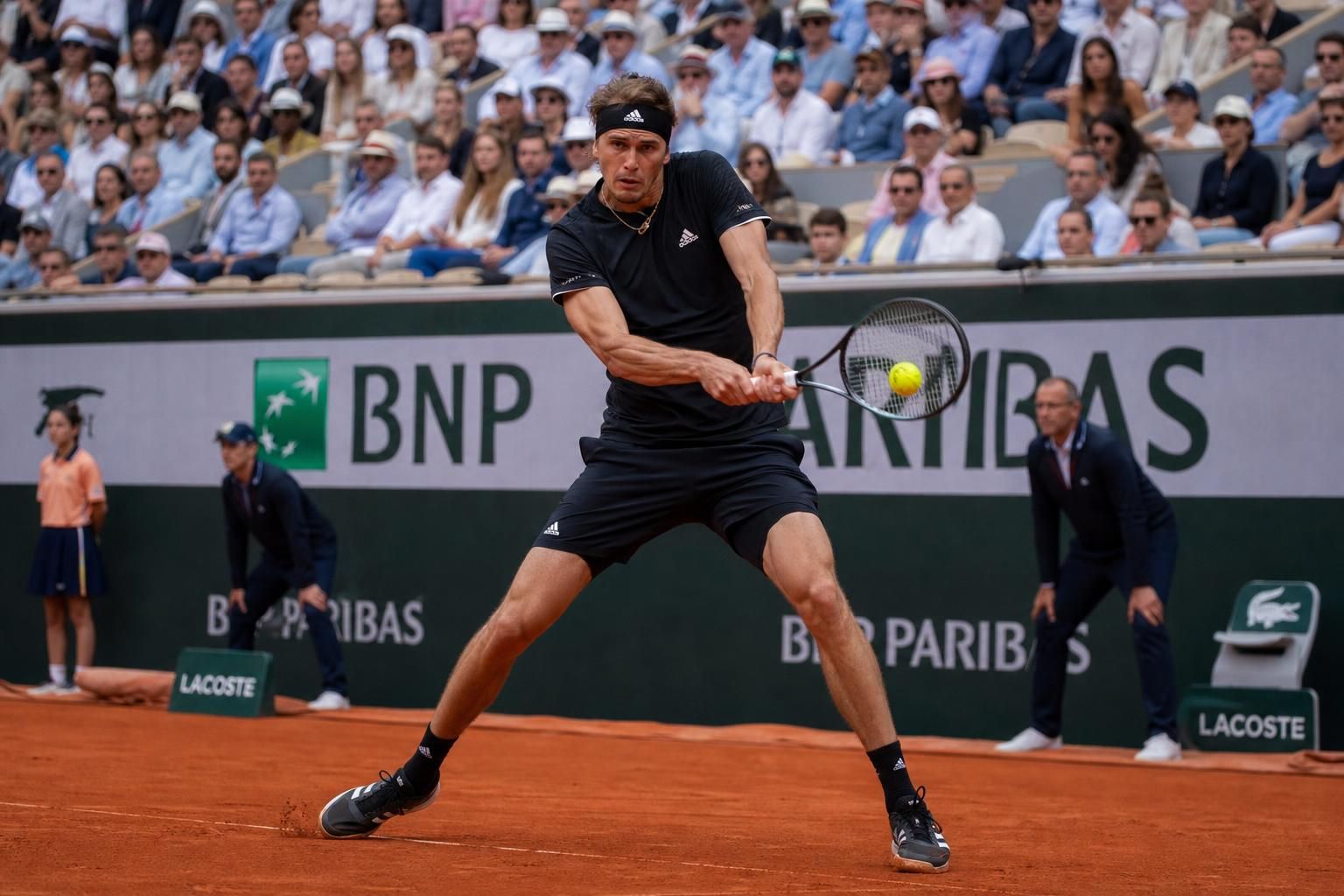 suivez en direct la finale explosive de roland garros entre cobolli et zverev, avec le score en temps réel et le dénouement passionnant de ce match incontournable.