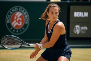 découvrez le parcours impressionnant de diane parry, qui après ses huitièmes de finale à roland-garros, signe un retour victorieux au tournoi de tennis de berlin.