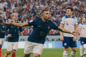revivez l'intensité du match france-angleterre qui a captivé la presse européenne, confrontant émotions et performances sur le terrain.