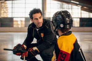 découvrez le parcours exceptionnel d'adam commens, qui a consacré plus de vingt ans à promouvoir et développer le hockey en belgique, contribuant ainsi à son rayonnement international.