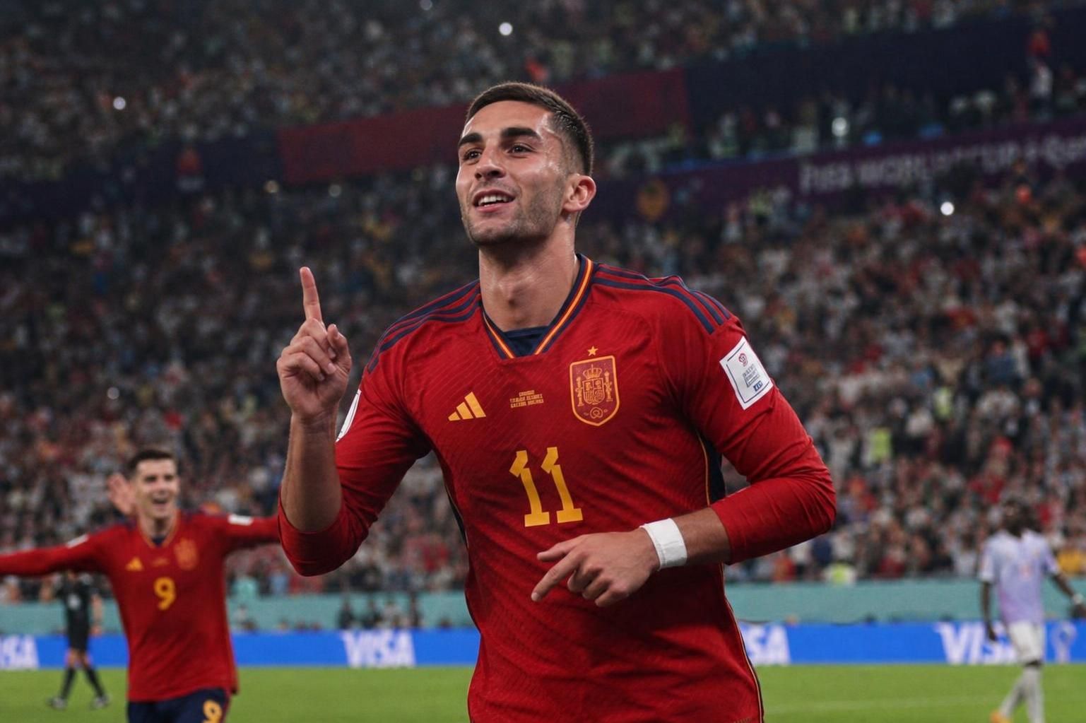 ferran torres, champion du monde confirmé, rejoint le psg avec un contrat jusqu'en 2031, renforçant ainsi l'équipe parisienne pour les prochaines saisons.
