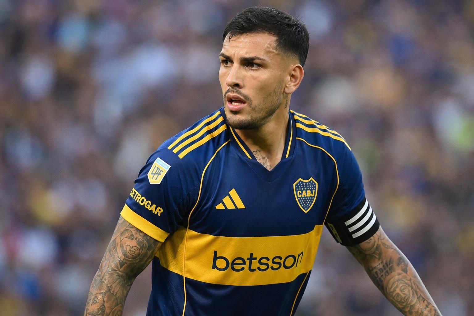 découvrez comment leandro paredes, le milieu de terrain argentin explosif, a une nouvelle fois craqué dans la finale de la coupe du monde, impactant le destin du match.