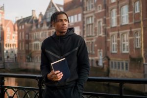 mercato : orlando gill se rapproche du losc lille et prévoit de commencer à apprendre le français pour faciliter son intégration au club.