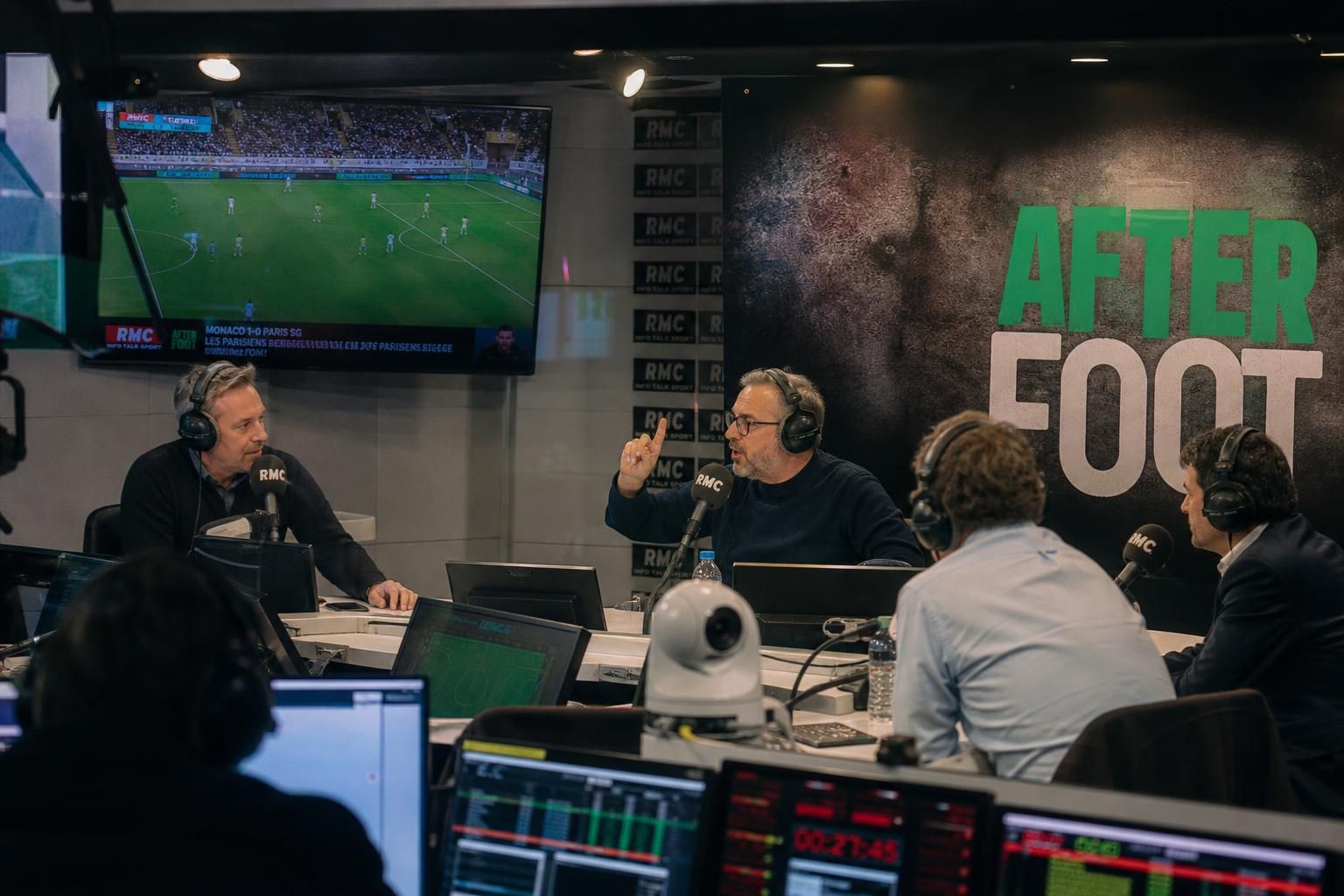 regardez tous les épisodes de l'after foot du dimanche 2 août 2026 en intégralité. analyse, débats et interviews exclusifs pour les passionnés de football.